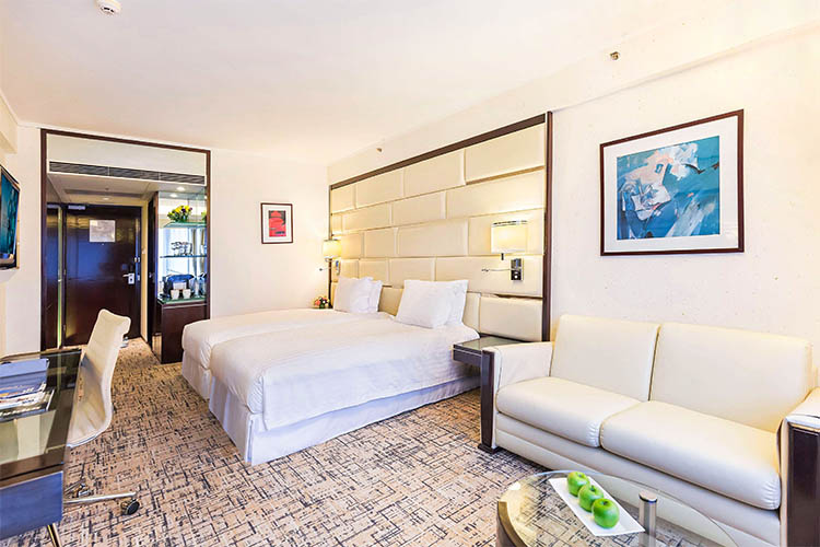 3_2_Executive Club Superior Room