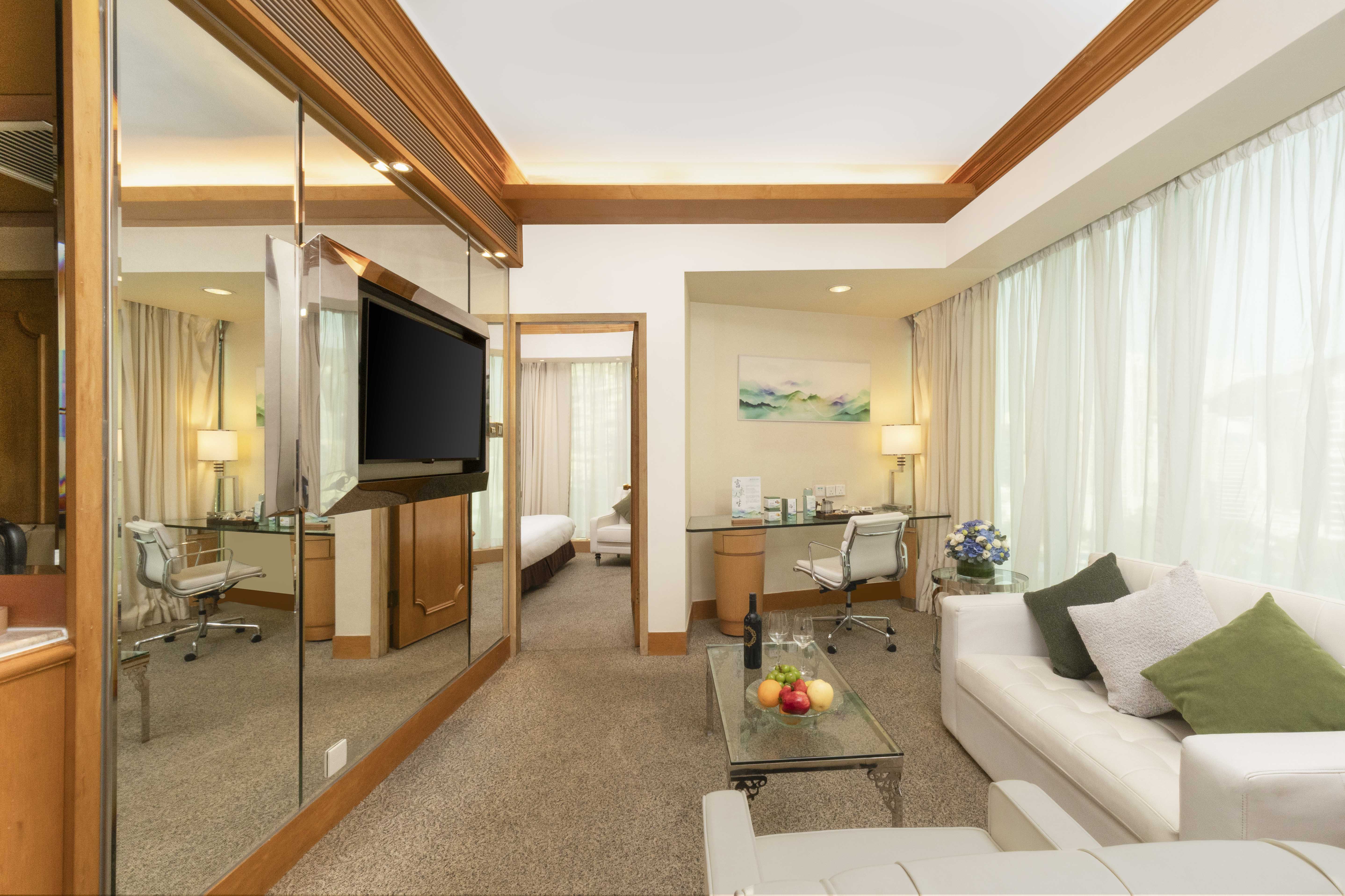 Executive Suite 1